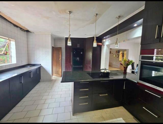 5 BEDROOM HOUSE FOR SALE IN GLEN MARAIS